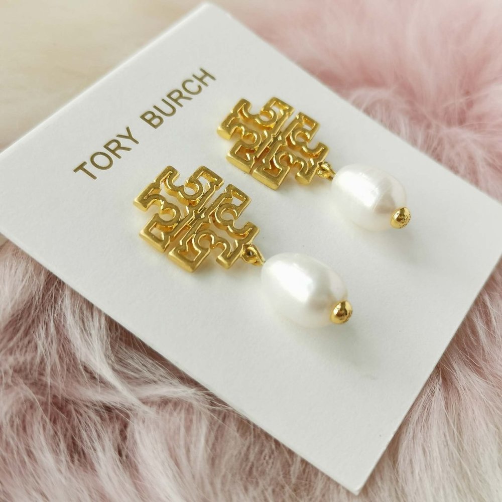 Tory Burch Gold Britton Logo White Pearl Drop Earrings - Picture 2 of 3